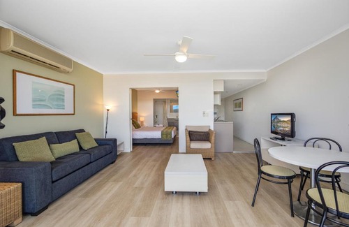 Ettalong Beach Casa | Hinterland Luxury - 1 Bedroom Hinterland View Apt