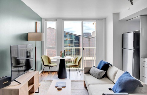 Wilburton Apartamento | Hip Bellevue Studio w/ Gym & W/D, near Spring District, by Blueground