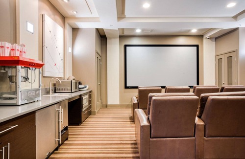 Cupertino Apartamento | Hip Cupertino 2BR w/ Cinema, Gym & A/C, nr Restaurants, by Blueground