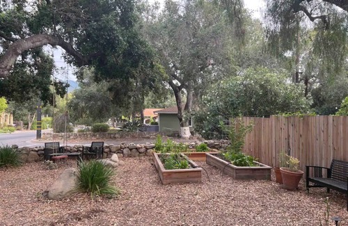 Ojai Casa | Hip Downtown Ojai Casita w/ Hot tub!