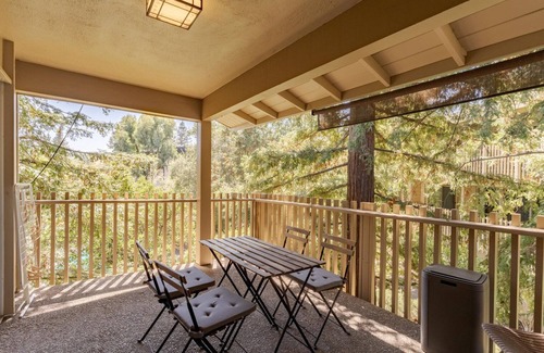 Sharon Heights Apartamento | Hip Menlo Park 3BR w/ Pool + Patio, nr Great Schools, by Blueground