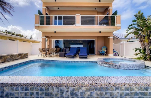 New Smyrna Beach Casa | Hip Nautic ~ Luxury Beachfront Beach Home with Pool - Car Free Beach - 4071H
