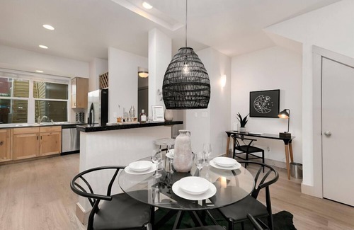 Old Town North Casa | Hip Old Town North Gem! Near Breweries and River!