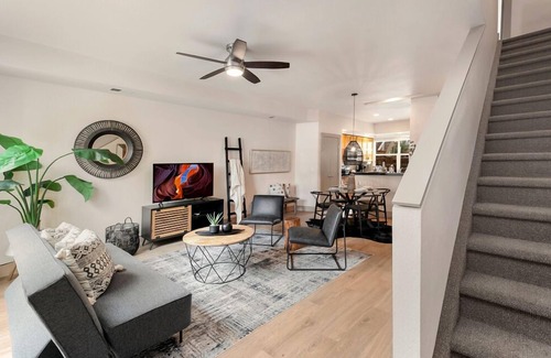 Old Town North Casa | Hip Old Town North Gem! Near Breweries and River!