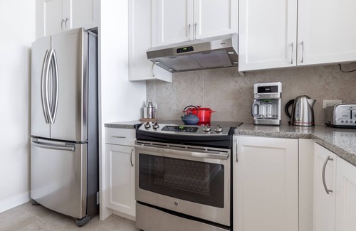 Penn Quarter Apartamento | Hip Penn Quarter 1BR w/ Gym, W/D, Pool, nr. National Mall by Blueground