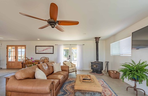 Paso Robles Casa | Hip Renovated Ranch w/Awesome Views, Fire Pit, BBQ & Great Entertainment Space.