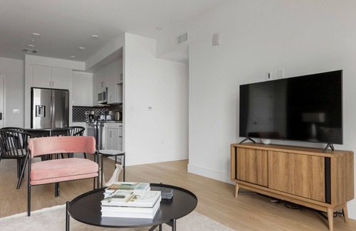 University Heights Apartamento | Hip University Heights 2BR w/ Courtyard, nr Restaurants, by Blueground