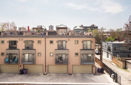 City Park West Apartamento | Hip Uptown 1BR w/ W/D & Juliette balconies, near Zoo, by Blueground