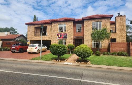 Zwartkop Casa | Hippo Zwartkop Suites