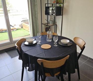 Faubourg Sud Apartamento | Hippolyte - Magnifique appartement en centre-ville