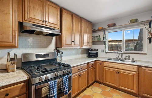 Morongo Valley Casa | Hipster Chic Dog-Friendly Oasis in Morongo Valley