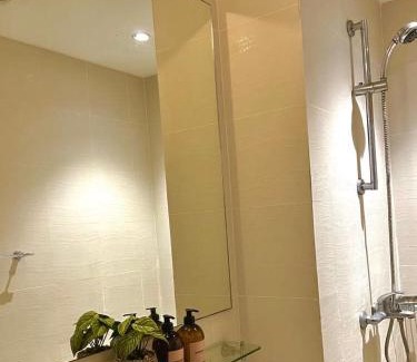 Don Bosco Apartamento | Hiraya Pod Staycation Netflix Balcony Beach Escape