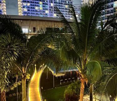Don Bosco Apartamento | Hiraya Pod Staycation Netflix Balcony Beach Escape