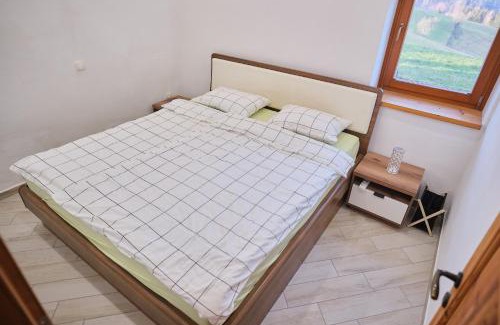 Lukovica Casa | Hisa na Zlatem polju