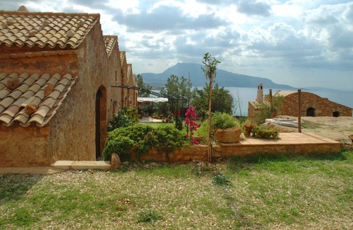 Cornino Villa | Villa historica siciliana per 4 a 12 persone nella Riserva di Cofano sul mare