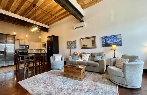 Mountain Home Apartamento | Historic 1 bed 1 bath in 1920's Chevy