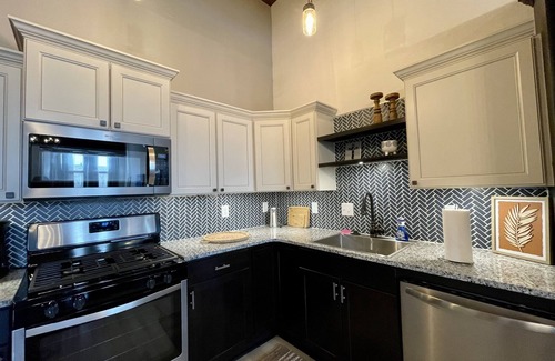 Mountain Home Apartamento | Historic 1 bed 1 bath in 1920's Chevy