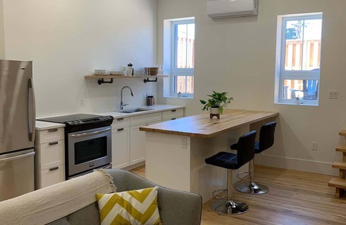 Kincardine Apartamento | Historic 1 Bedroom Beach Loft - Boutique Styled, Beach, Lake, stay Drifter Lofts