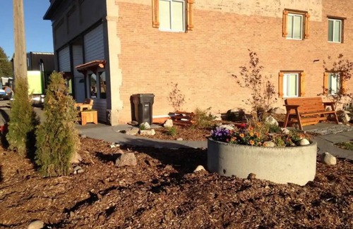 Ucon Apartamento | Historic 100-year-old lodging en route to Yellowstone Apt#1