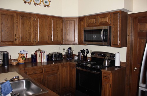 Canton Casa | Historic 1870 Brick Farm House - Near Culver Stockton College