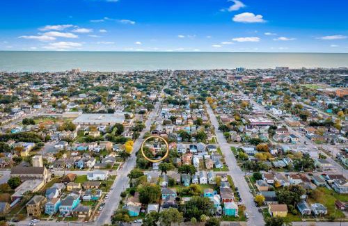 Galveston Casa | Historic 1871 Coastal Breeze with Heated Pool - Restoring Galveston