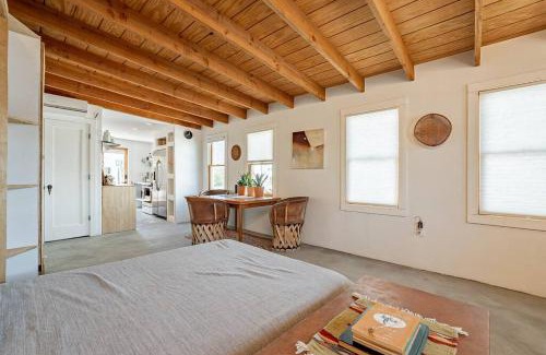 Barrio Viejo Apartamento | Historic 1900 Adobe Downtown Barrio Retreat, Low Summer Rates!