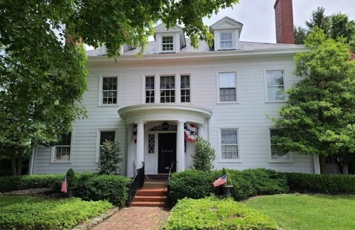 Mercer Casa | Historic 1914 Georgian Colonial Manor