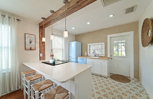Palmetto Cabaña | Historic 1930s Palmetto Cottage