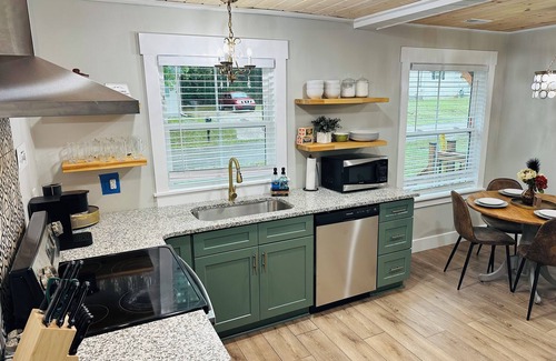 Winchester Cabaña | Historic 1940's Cottage Near Tim's Ford Lake & Town Square Fully Remodeled