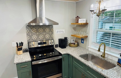 Winchester Cabaña | Historic 1940's Cottage Near Tim's Ford Lake & Town Square Fully Remodeled