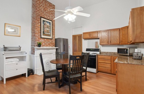 West Riverside Casa | Historic 1BR house in Uptown New Orleans