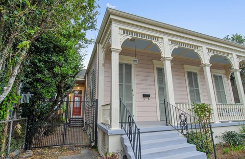 West Riverside Casa | Historic 1BR house in Uptown New Orleans