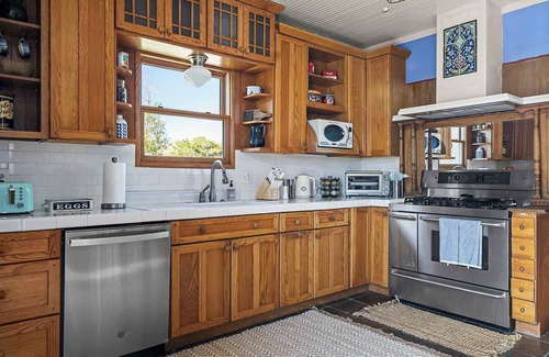 Boerne Casa | Historic 2 Bed Farmhouse: Mountain Views|Firepit
