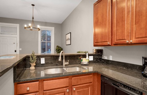 Soulard Condominio | Historic 2-bedrm/2-bth in the heart of Soulard