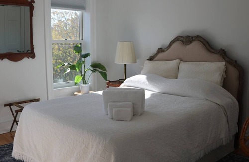 Crown Heights Casa | Historic 2-Bedroom Charm in Crown Heights.
