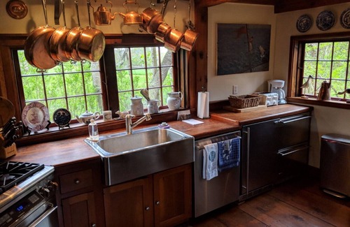 Nantucket Town Cabaña | Histórico 2BR Cottage en el corazón de la antigua ciudad de Nantucket