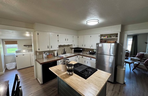 Mena Casa | Historic 2 BR King Bed Big Yard Firepit Fireplace Trailer Parking