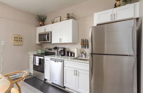 West Central Apartamento | Historic 2 KING BED, 1 Bath Near Downtown Spokane!