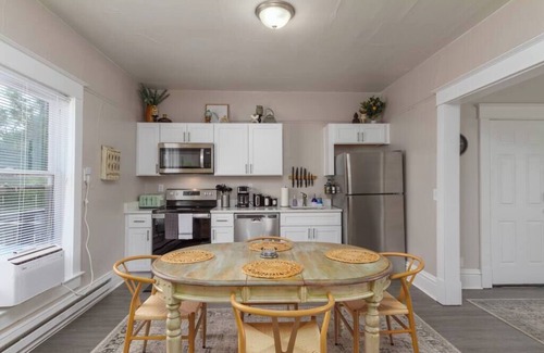 West Central Apartamento | Historic 2 KING BED, 1 Bath Near Downtown Spokane!