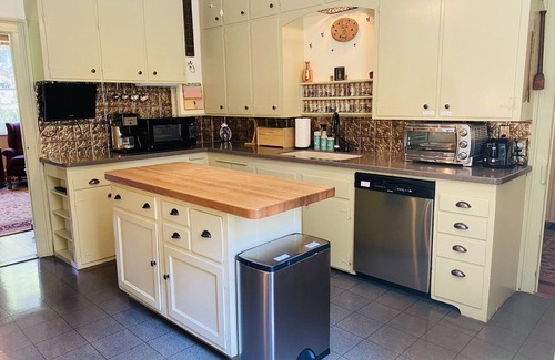 Bethany Casa | Historic 200-year-old home in the the Pocono Mtns