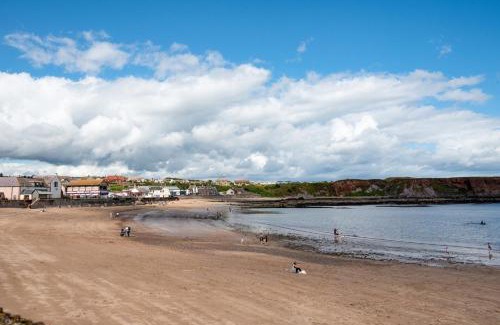Eyemouth Apartamento | Historic 2BD Maisonette in Coastal Eyemouth