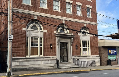Morgantown Apartamento | Historic 2nd-Floor Studio in Heart of Morgantown
