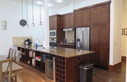 East Kootenay Apartamento | Historic Schoolhouse | Hot tub | Accessible