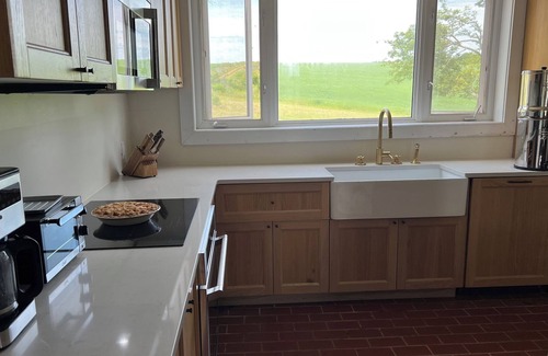 Clyde River Casa | Historic 4-bedroom farm and vineyard on 100 acres with waterfront