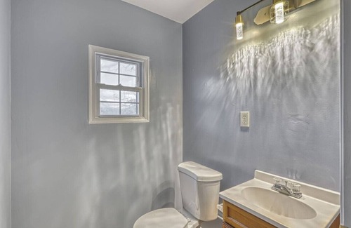 Warfordsburg Casa | Historic 4BR renovated home