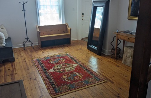 Aldie Otro | Historic Aldie Farmhouse near Middleburg and Wine Country