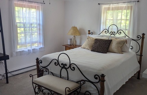 Aldie Otro | Historic Aldie Farmhouse near Middleburg and Wine Country