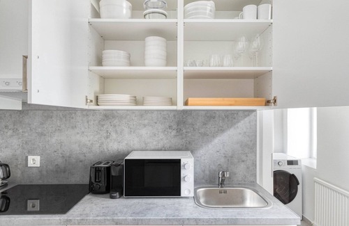 Roßau Apartamento | Historic Alsergrund 1BR, nr Donaukanal, by Blueground