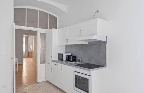 Roßau Apartamento | Historic Alsergrund 2BR, nr Donaukanal, by Blueground