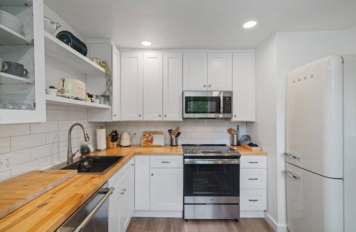 Neahkahnie Beach Cabina | ☀️Historic and Charming Beach Cottage.Beautifully Renovated! Easy walk to beach